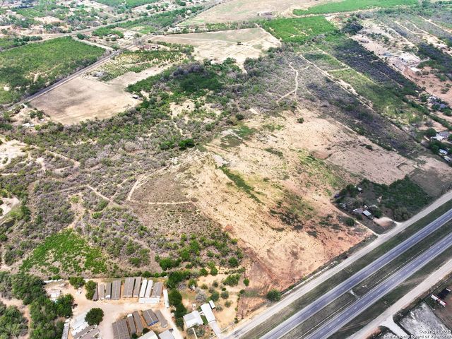 17171 Interstate 35, Atascosa, TX 78002