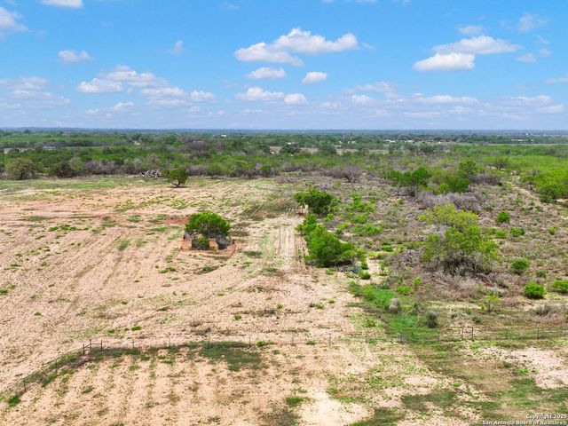 17171 Interstate 35, Atascosa, TX 78002