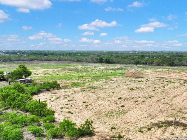 17171 Interstate 35, Atascosa, TX 78002