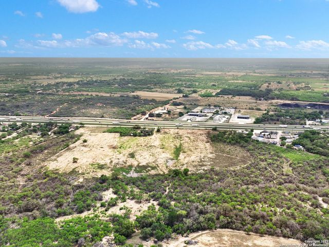 17171 Interstate 35, Atascosa, TX 78002