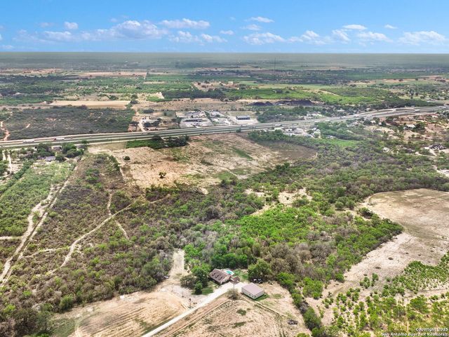 17171 Interstate 35, Atascosa, TX 78002