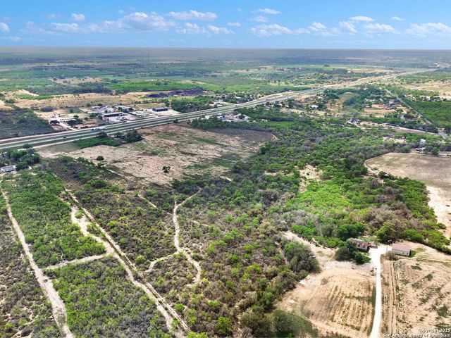 17171 Interstate 35, Atascosa, TX 78002