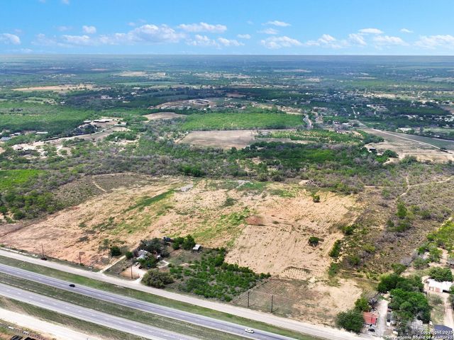 17171 Interstate 35, Atascosa, TX 78002