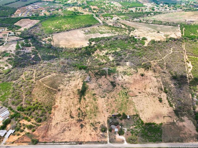 17171 Interstate 35, Atascosa, TX 78002