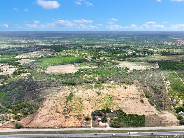 17171 Interstate 35, Atascosa, TX 78002