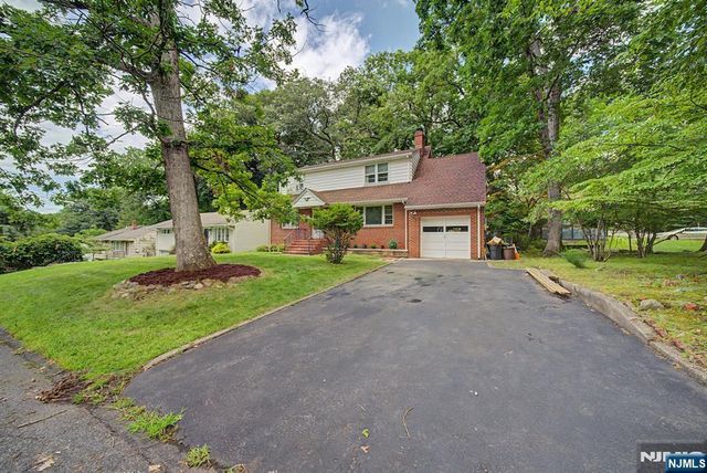 27 Oswego Avenue, Oakland, NJ 07436