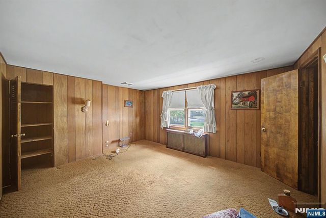 27 Oswego Avenue, Oakland, NJ 07436