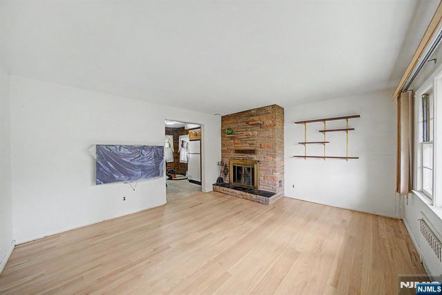 27 Oswego Avenue, Oakland, NJ 07436