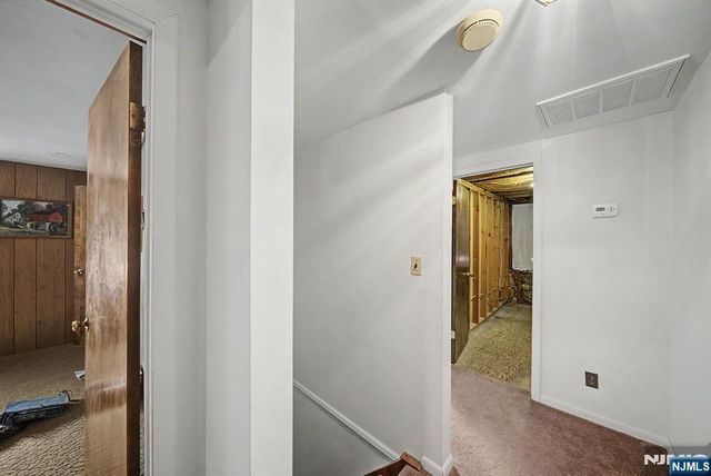 27 Oswego Avenue, Oakland, NJ 07436