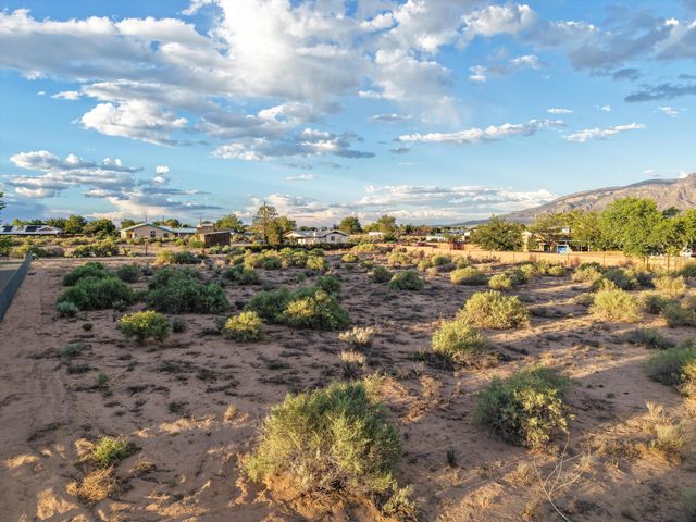 713 Perfecto Lopez Road, Corrales, NM 87048
