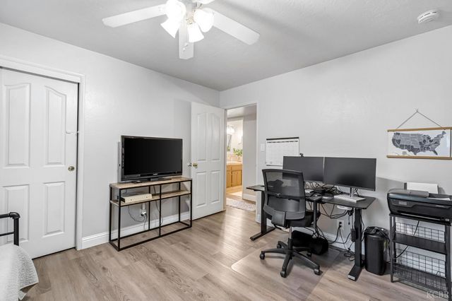 1182 Hansen Court, Hanford, CA 93230