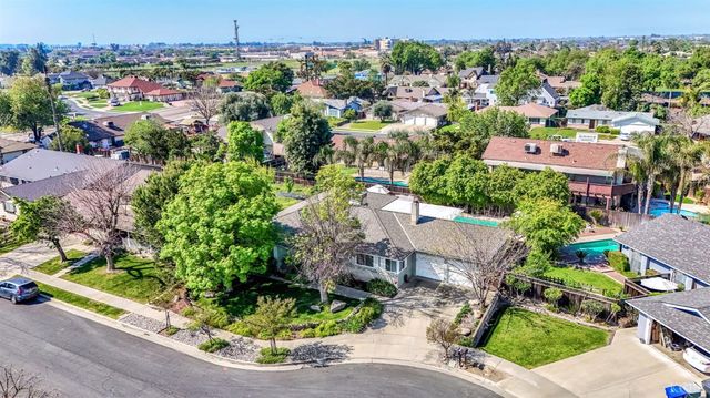 1182 Hansen Court, Hanford, CA 93230