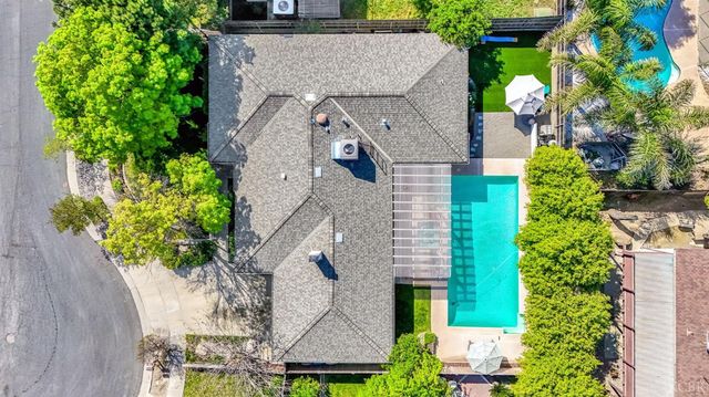 1182 Hansen Court, Hanford, CA 93230