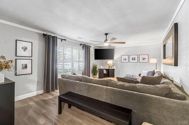 1182 Hansen Court, Hanford, CA 93230