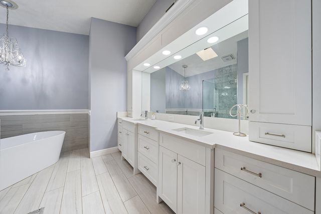 27 Grand Bay Circle, Juno Beach, FL 33408