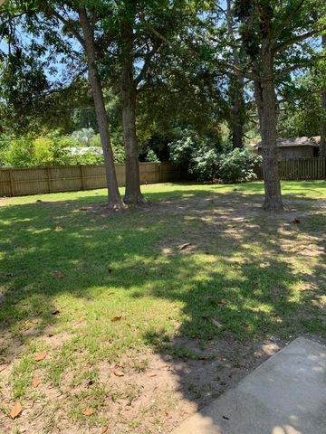 1083 Fort Sumter Dr., Charleston, SC 29412