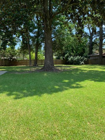 1083 Fort Sumter Dr., Charleston, SC 29412