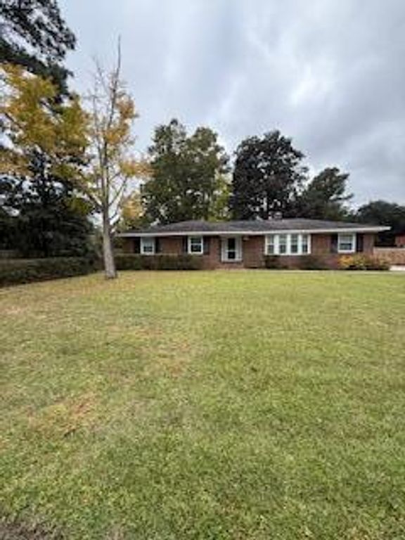 1083 Fort Sumter Dr., Charleston, SC 29412