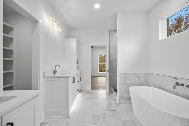 107 Sawgrass Drive, Benton, AR 72015