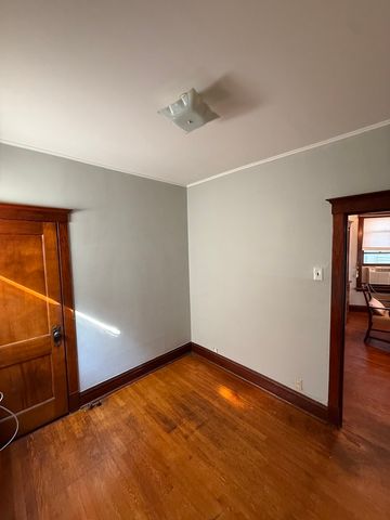 2448 W Gunnison Street 2, Chicago, IL 60625