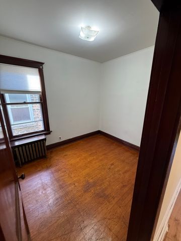 2448 W Gunnison Street 2, Chicago, IL 60625