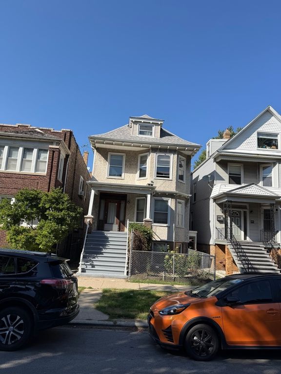 2448 W Gunnison Street 2, Chicago, IL 60625