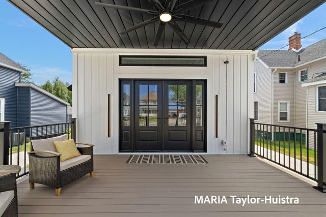 1423 Lakeshore Drive, Muskegon, MI 49441
