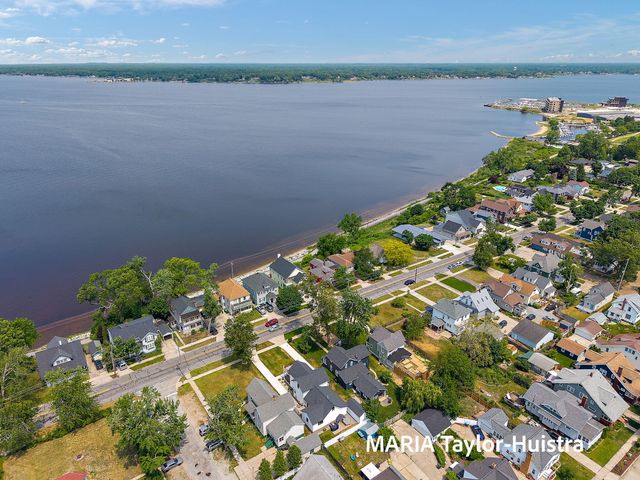 1423 Lakeshore Drive, Muskegon, MI 49441