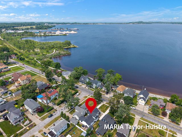 1423 Lakeshore Drive, Muskegon, MI 49441