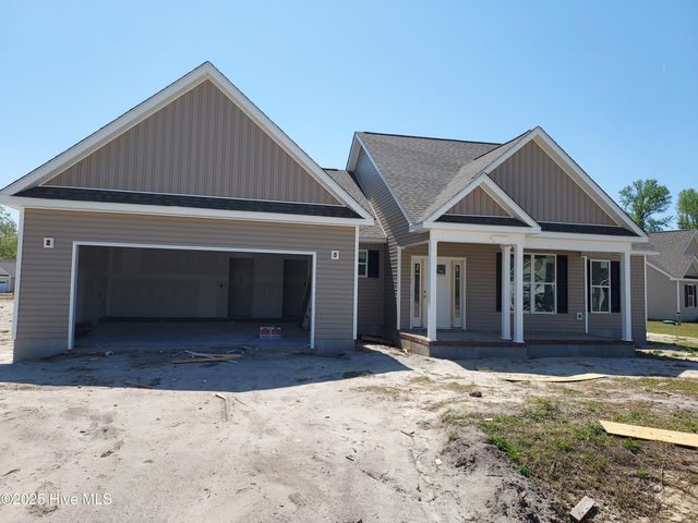 623 Bright Harvest Drive, Maysville, NC 28555
