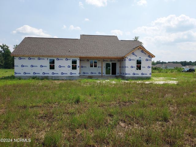 623 Bright Harvest Drive, Maysville, NC 28555