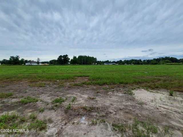 623 Bright Harvest Drive, Maysville, NC 28555