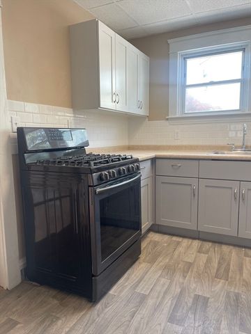 466-470 Cambridge St, Fall River, MA 02721