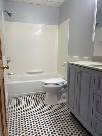 466-470 Cambridge St, Fall River, MA 02721
