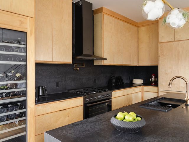 1706 Brassie ST, Austin, TX 78741