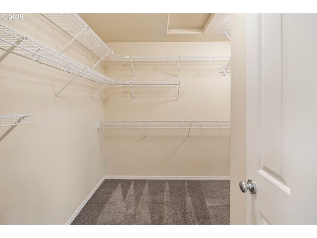 1558 Ne 10TH Pl, Canby, OR 97013