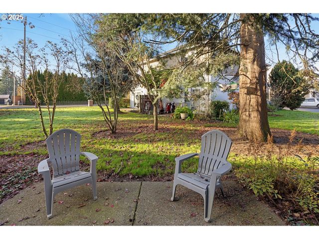 1558 Ne 10TH Pl, Canby, OR 97013