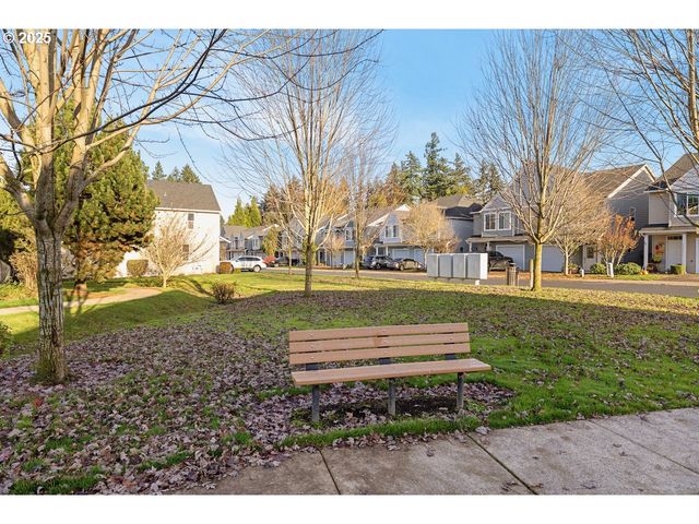 1558 Ne 10TH Pl, Canby, OR 97013