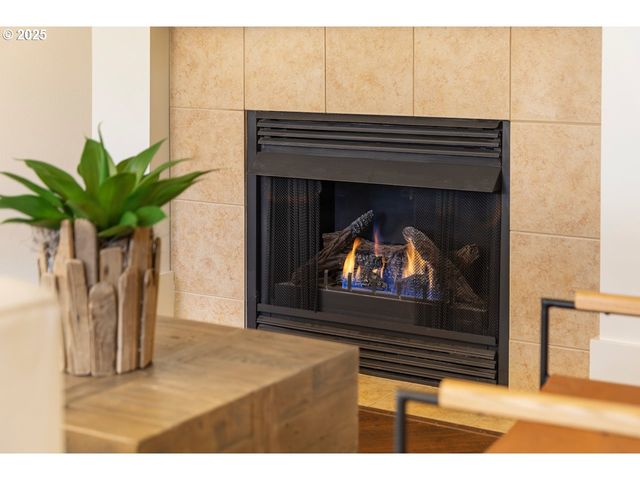 1558 Ne 10TH Pl, Canby, OR 97013