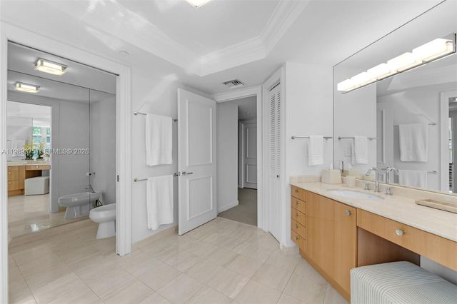 430 Grand Bay Dr 307, Key Biscayne, FL 33149