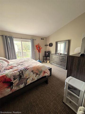 37439 Charter Oaks Boulevard 114, Clinton Charter Township, MI 48036
