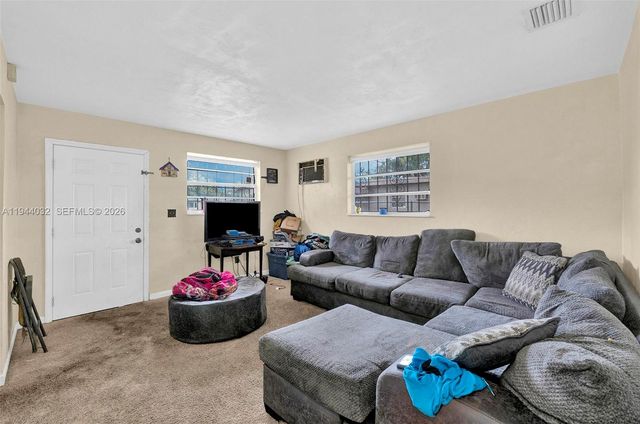 1900 NW 88th St, Miami, FL 33147