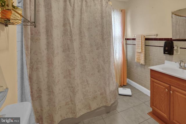 1615 MOUNT LAUREL RD, Temple, PA 19560