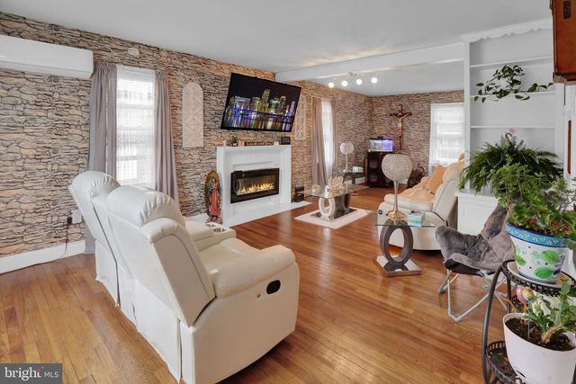 1615 MOUNT LAUREL RD, Temple, PA 19560