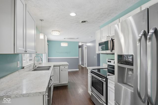 7115 W Ralston Road, Indianapolis, IN 46221