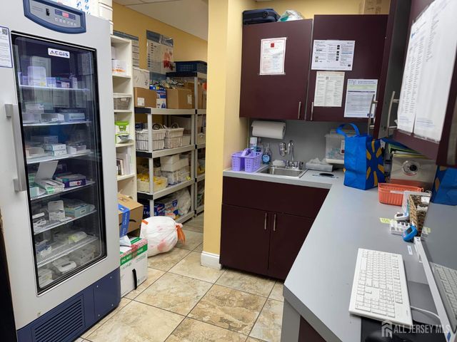 7 Brunswick Woods Drive, East Brunswick, NJ 08816