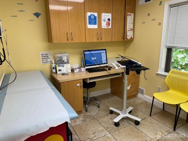 7 Brunswick Woods Drive, East Brunswick, NJ 08816