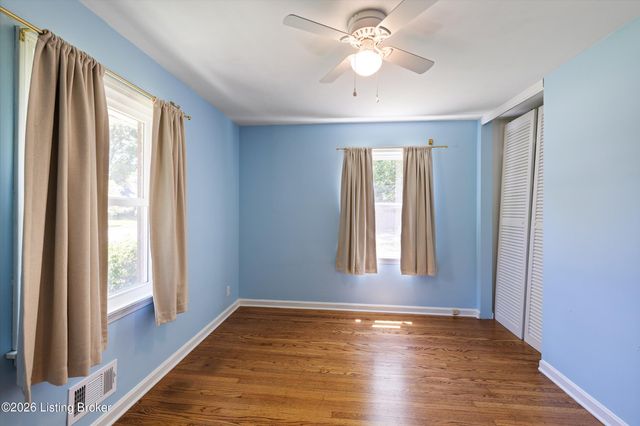 3732 Glenmeade Rd, Louisville, KY 40218