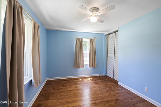 3732 Glenmeade Rd, Louisville, KY 40218