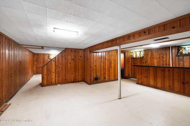 3732 Glenmeade Rd, Louisville, KY 40218